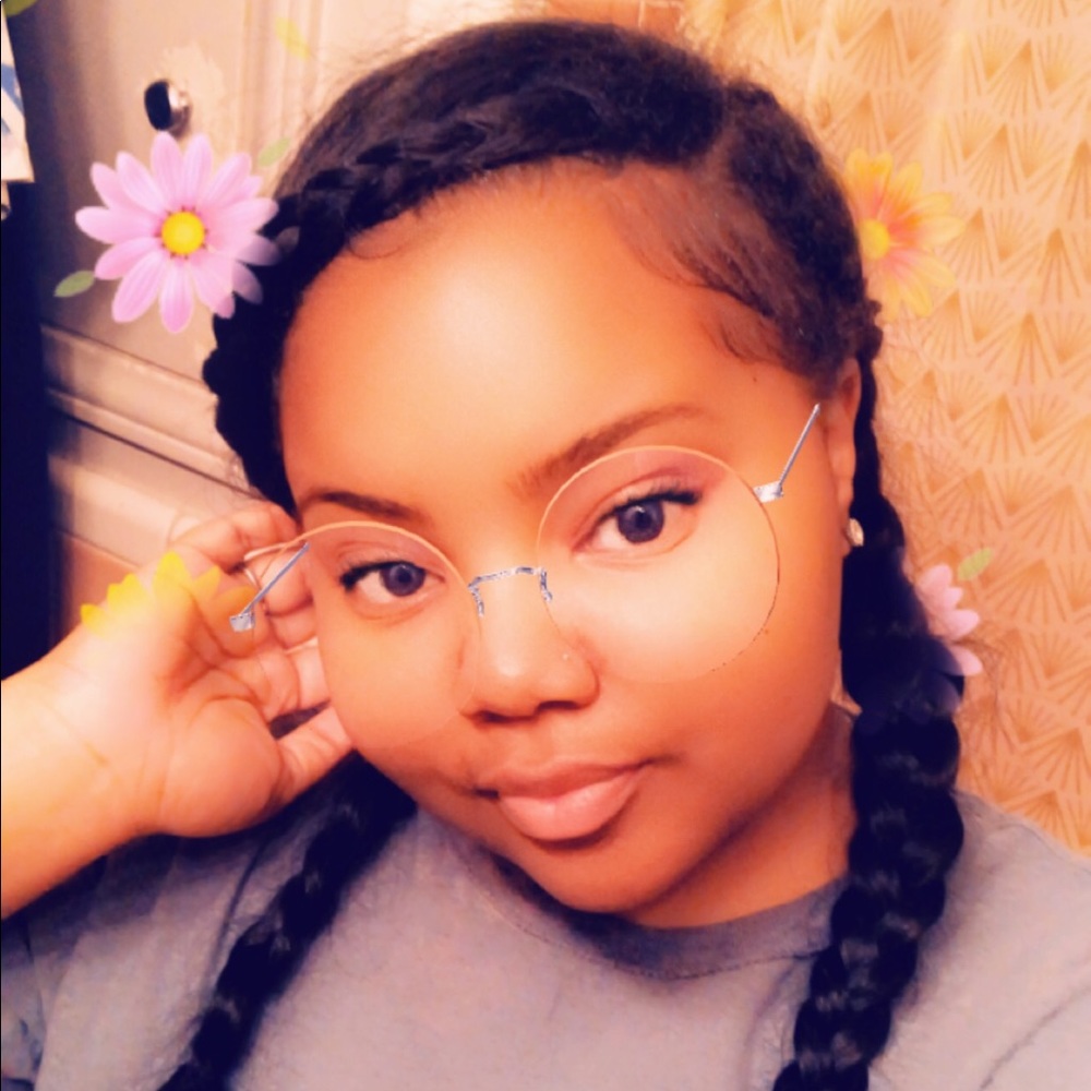 Meet your Posher, Sabrina